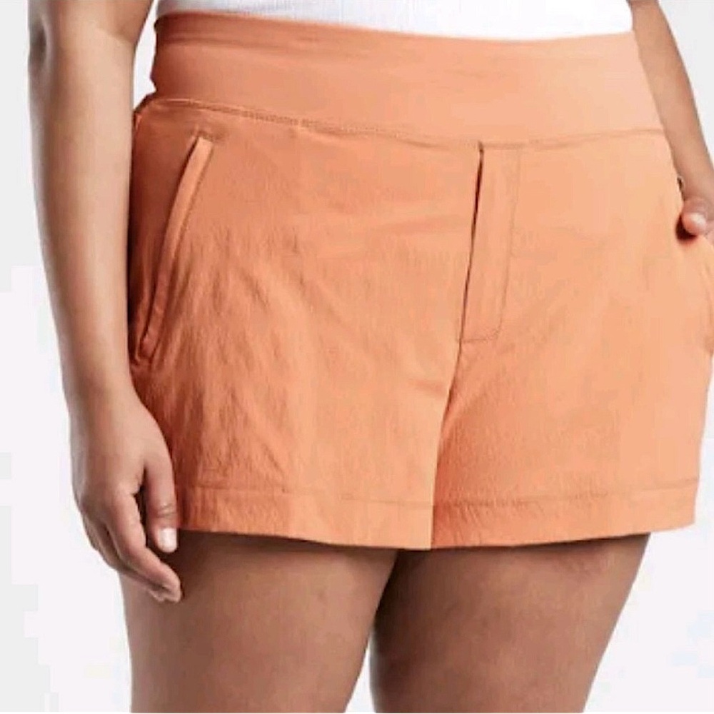 Athleta | Trekkie North Short Dusty Apricot 18